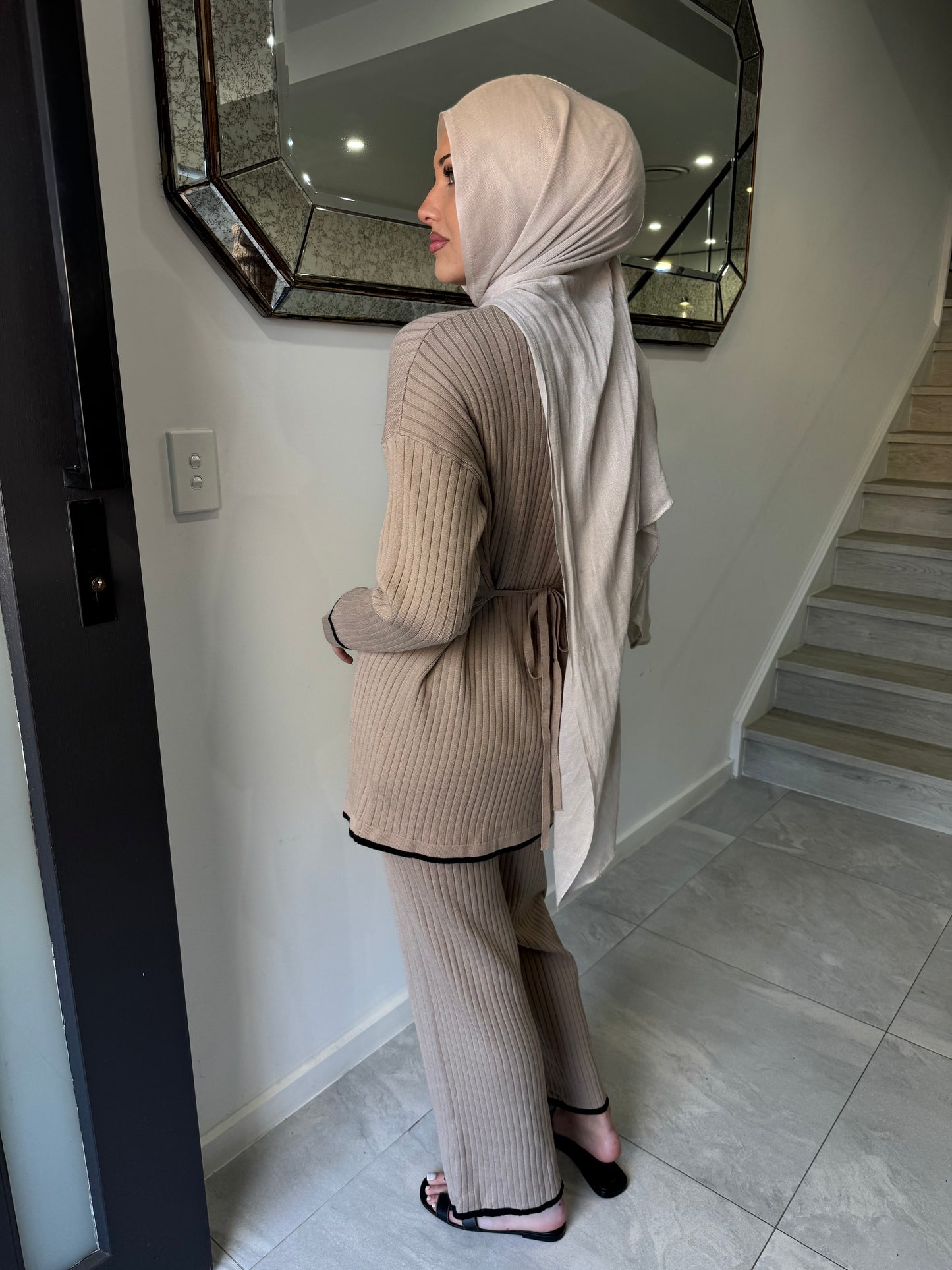 Hajar Set
